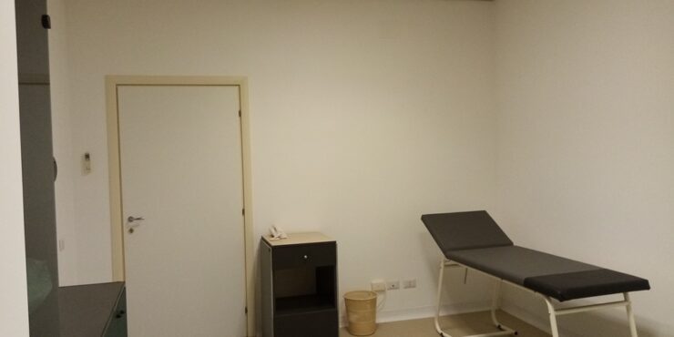 Veroli, stanza in studio medico
