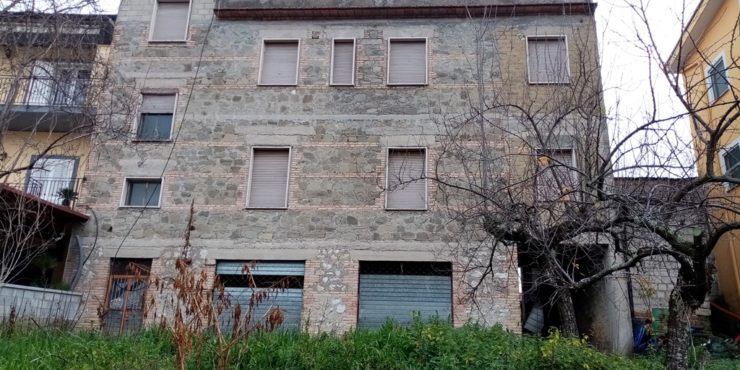 Veroli, località Sant’Angelo in Villa, ampia proprietà