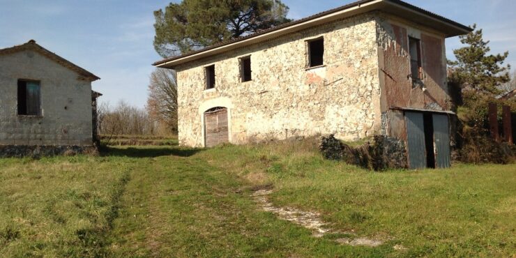 Casali e terreno Ripi Casilina
