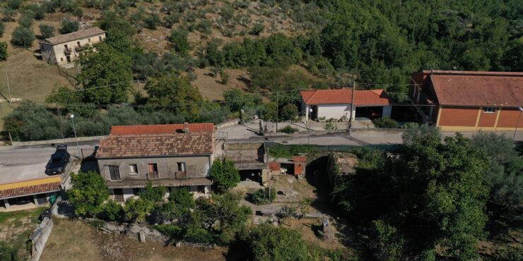 Boville Ernica, vicino superstrada. Casa e terreno. Anche permuta.
