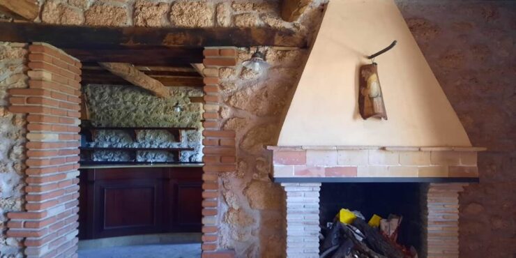 Casaletto in pietra già ristorante