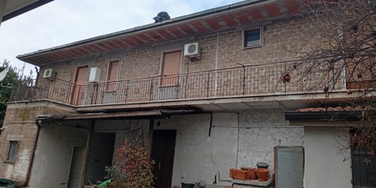 Veroli, casa indipendente a ridosso del paese.